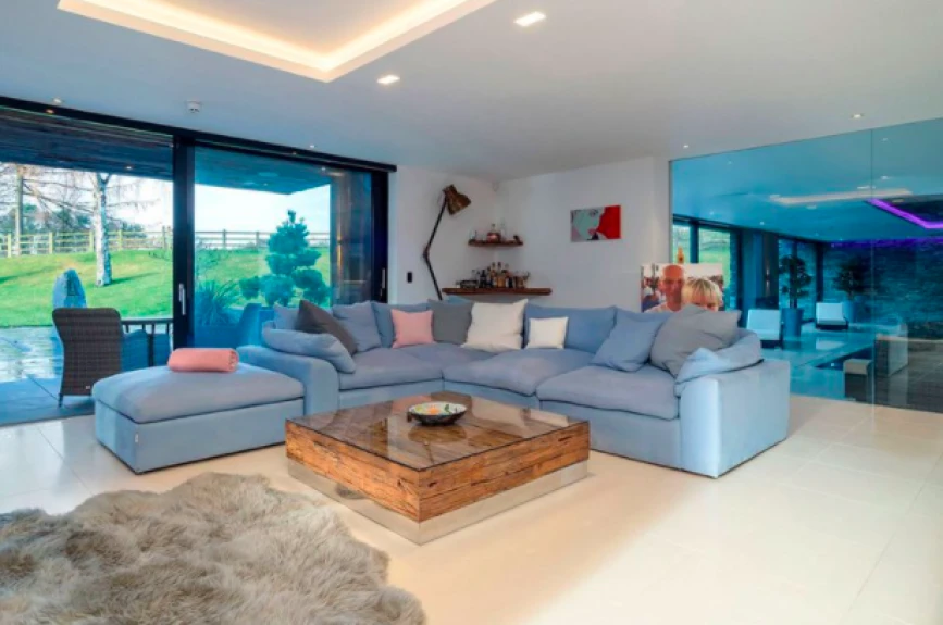 8. Casa de Cristiano Ronaldo .jpg