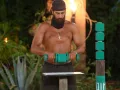 Ni las mancuernas, ni los cubos deberán hacer contacto con sus cuerpos.