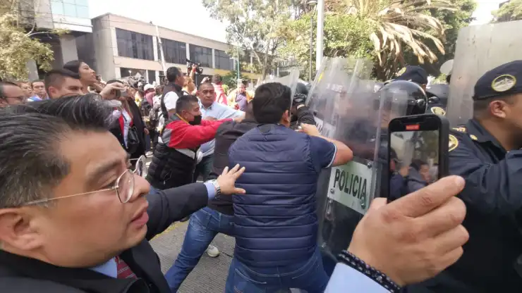 Confrontación entre manifestantes del PJF y elementos de la SSC