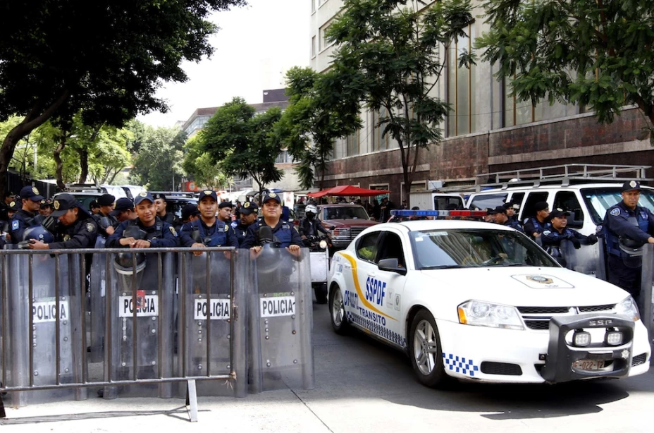 Clausuran plaza donde robaban celulares en el Centro Histórico