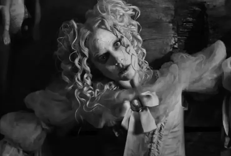 Isla de las Muñecas Lady Gaga.jpg