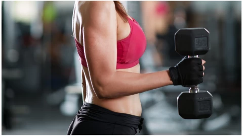 rutina ejercicios mujer bíceps