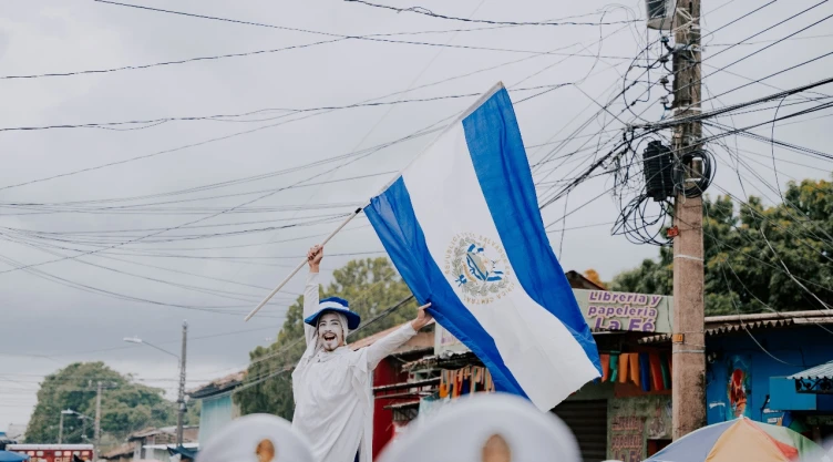 ¿Cuándo y cómo fue la dictadura en El Salvador?