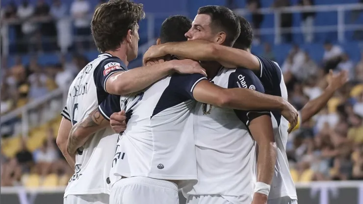 famalicao-equipo-pato-salas-vale-mitad-america.jpg