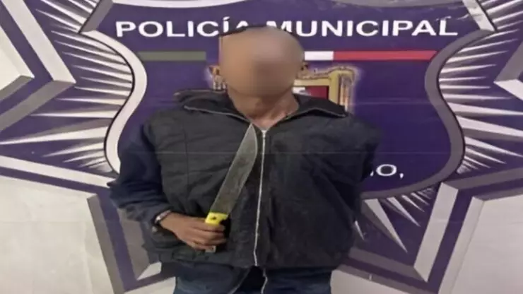 madre y niña aceite hirviendo