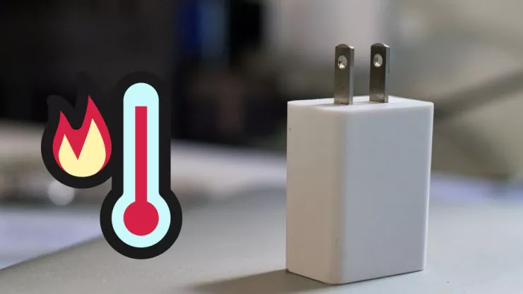 Cargador de celular que se calienta