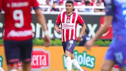 ¿Cuándo regresa? Tras operación, Chivas da a conocer el reporte médico del Tiba Sepúlveda