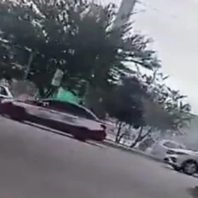 ¡Pánico en Oaxaca! Falla en el mofle de un taxi fue confundida con una balacera _ VIDEO.jpg
