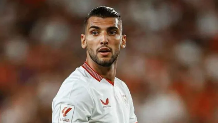 Detienen al futbolista Rafa Mir por presunta agresión sexual