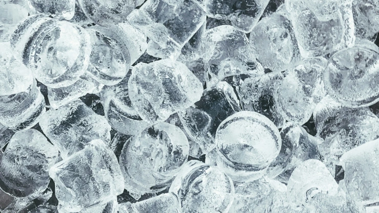 Cómo hacer hielos en casa sin un refrigerador.jpg