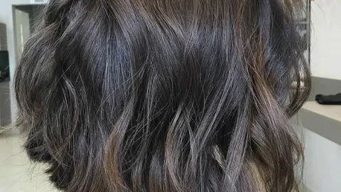 Long bob desfilado con puntas hacia adentro