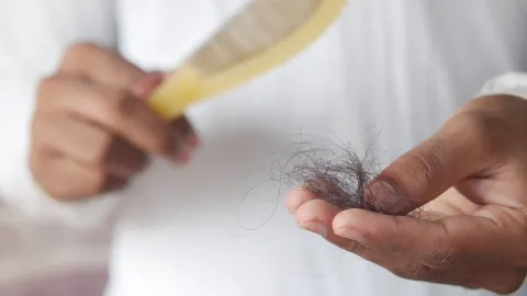 Las razones espirituales por las que se te cae el cabello