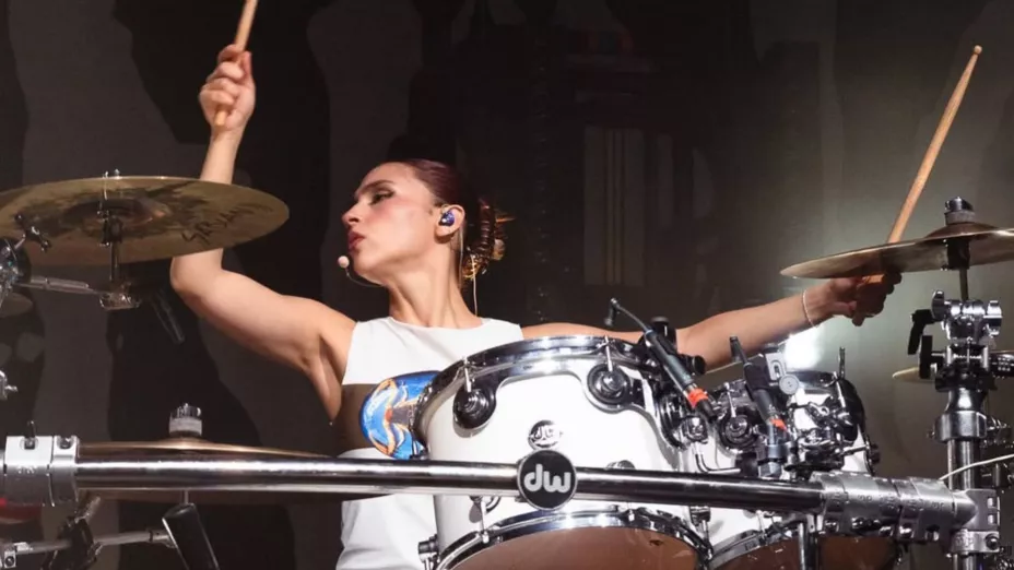 MEXICANA MEJOR BATERISTA DE ROCK