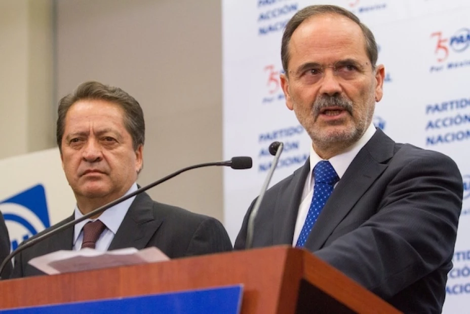 Gustavo madero podría pedir licencia a su cargo y contender por una diputación federal.