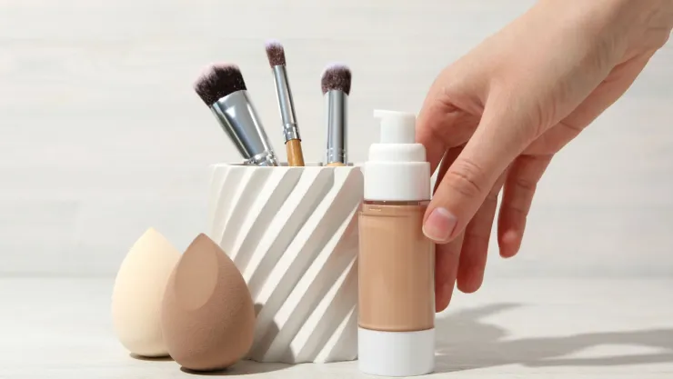 3 opciones para reemplazar tu base de maquillaje por opciones más naturales