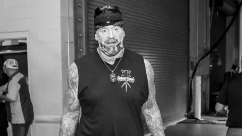 Undertaker se retira en Survivor Series