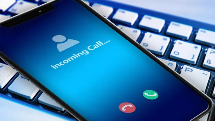 ¿Por qué no debo responder llamadas con los prefijos +355 y +225? Esta es la razón