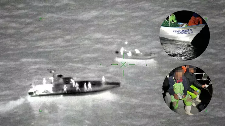 Rescatan a tres personas en una embarcación menor Franjamar V en el puerto de Altata, Navolato, Sinaloa. (1).jpg