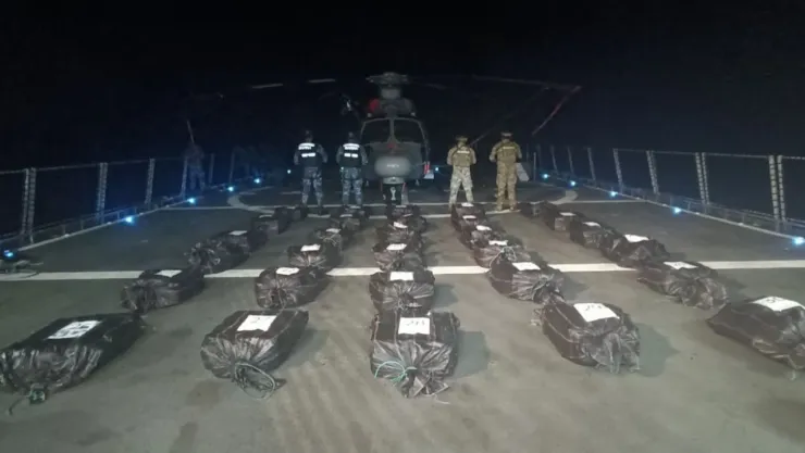 Aseguran mil 600 kilos de cocaína en puerto de Manzanillo, Colima
