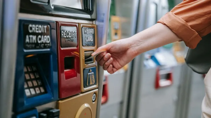 Bancos cerrados 1 de mayo 2026; Lista de servicios disponibles y qué pasará con los cajeros