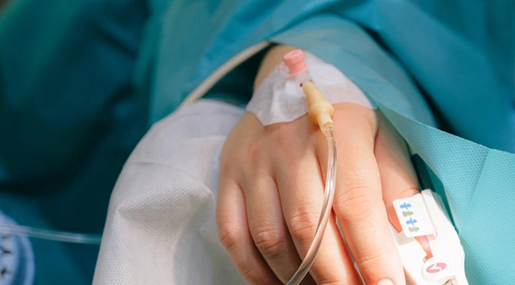 Administración por vía intravenosa a paciente en un hospital, se sospecha que podría ser la principal causa del contagio Klebsiella oxytoca, la bacteria detectada en los hospitales de Edomex.