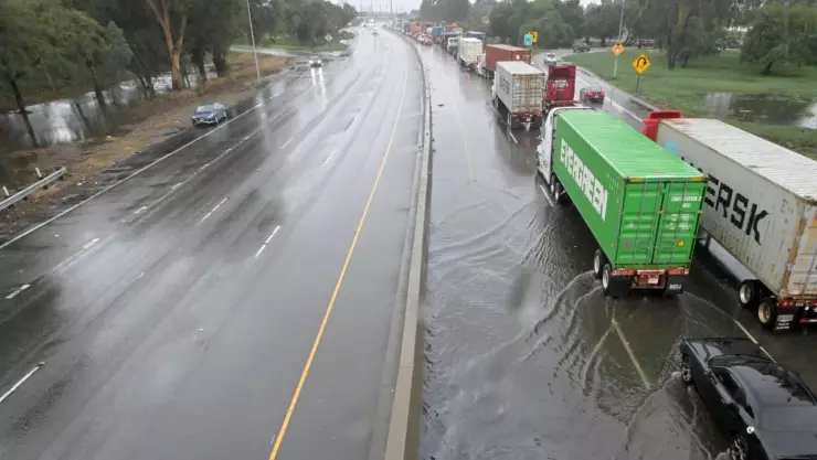 Emiten alerta en California por la tormenta “más grande” de invierno