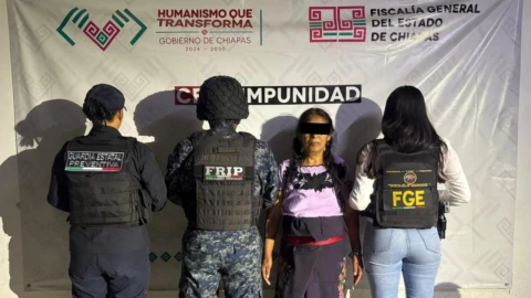 Detienen-a-mujer-acusada-de-pagarle-a-un-menor-para-matar-a-su-esposo-en-Chiapas