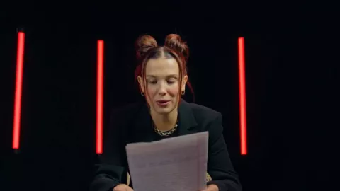 Eleven toca el corazón de sus seguidores: actriz rompe en llanto con carta de fan