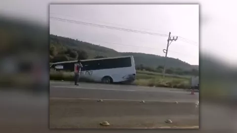 Accidente camión en eje Metropol