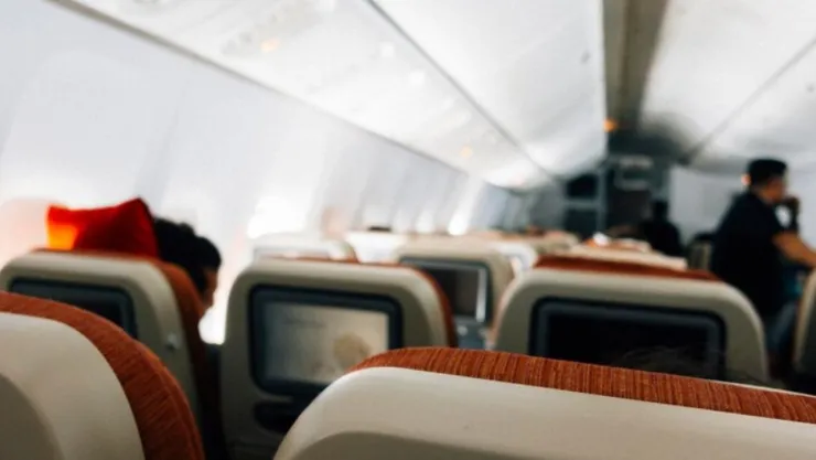 Hombre sangra en vuelo de Tailandia