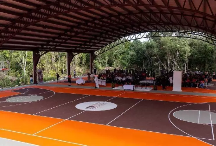 Dotan de infraestructura deportiva a universitarios de Quintana Roo
