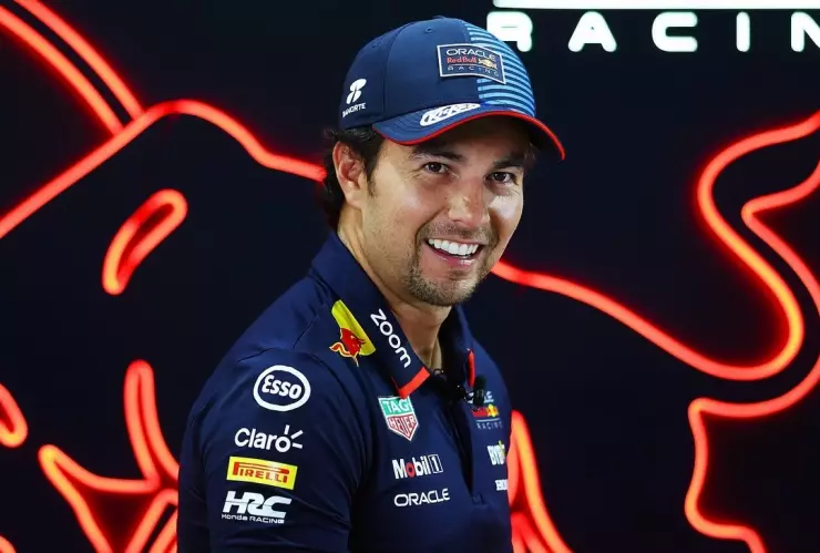 Checo P&eacute;rez y su simp&aacute;tica respuesta a los rumores de retiro