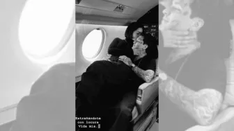 Nodal y Ángela besos.jpg