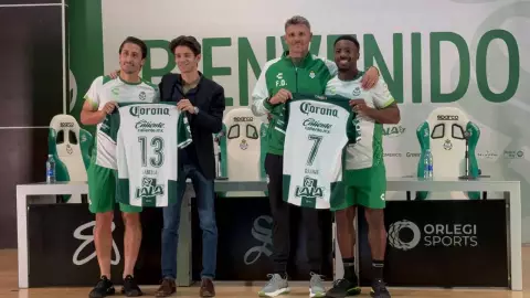Club-Santos-Laguna-presenta-oficialmente-a-sus-refuerzos.jpg