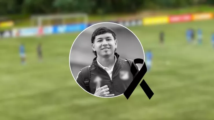 El joven futbolista se desplomó durante un partido ante la mirada de todos