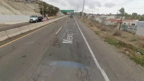 Más tráfico; Disminuirán vialidad en salida de playas de Tijuana