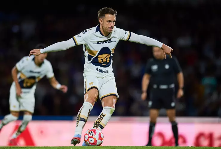 Aaron Ramsey falla penal Pumas Tigres Liga MX