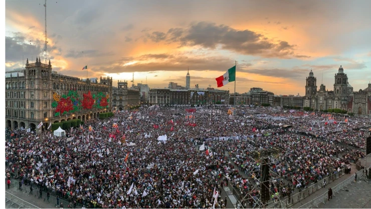 AMLO anuncia megacelebración por expropiación petrolera en Zócalo