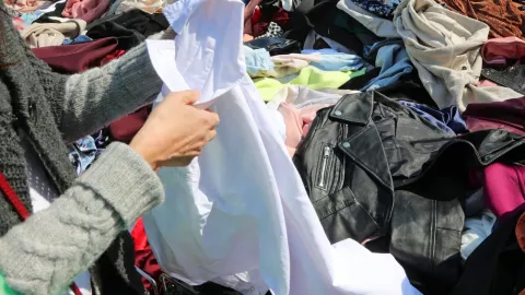 Tianguis paca marcas lujo ropa barata Iztapalapa