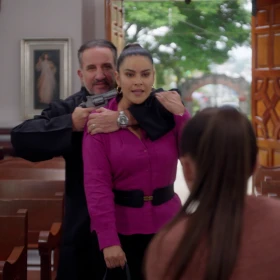 Remigio captura a Jazmín en Cautiva por Amor