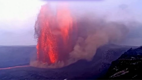IMPACTANTE El volcán Kilauea entra en erupción.
