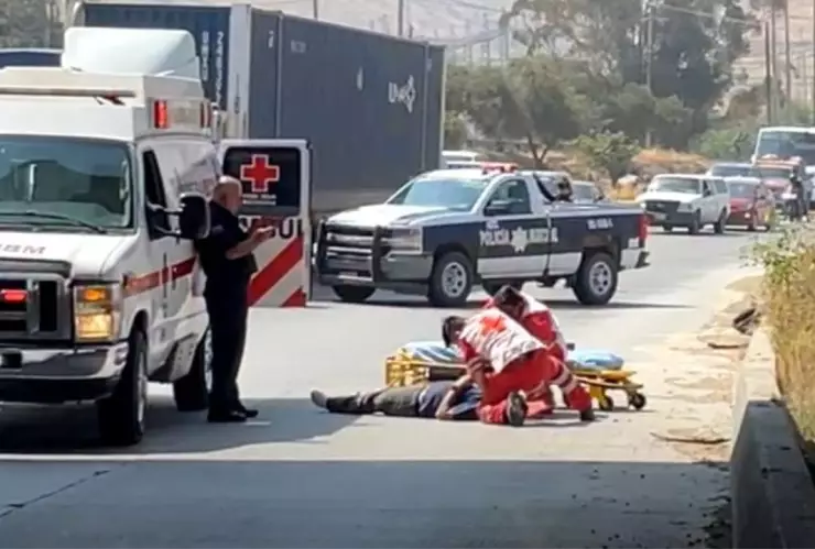 Hombre se lanza de puente en El Refugio