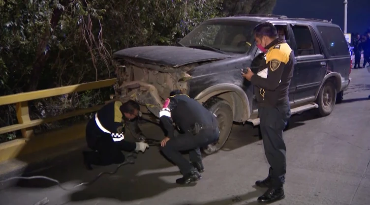 camioneta abandonada.jpeg