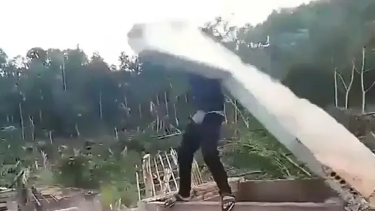 Hombre vivie de milagro luego de que le cayera encima una pared
