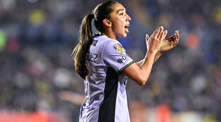 Karina Rodríguez en la Final entre América y Tigres
