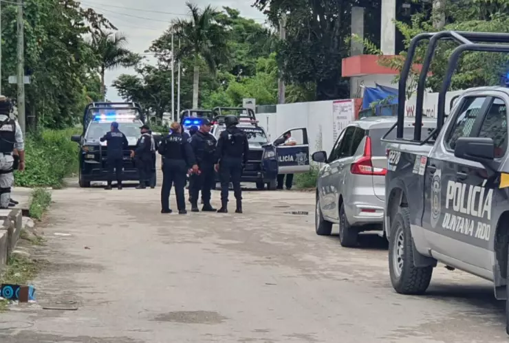 Detienen a dos personas por posesión de arma de fuego y droga