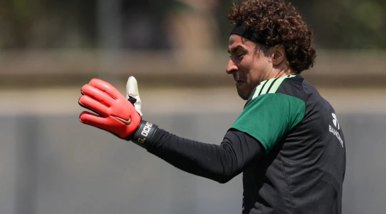 Memo Ochoa Selección Mexicana