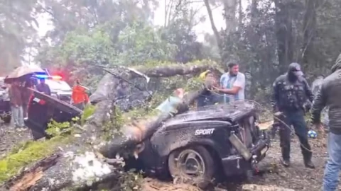 Hidalgo Acaxochitlán Árbol aplastó camioneta lluvias torrenciales muertos heridos