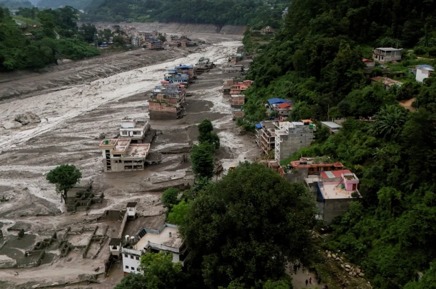 Deslave en Nepal deja al menos 160 muertos y más de 400 desaparecidos