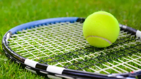 VIDEO Entrenador de tenis golpea a su hija por “no esforzarse”